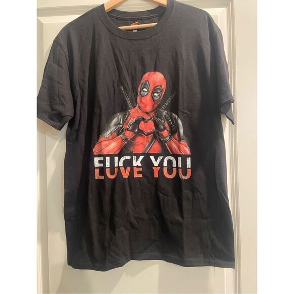 Deadpool T-shirt size Medium - Picture 1 of 2